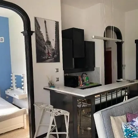 Emilii Plater 36, Centrum Otel