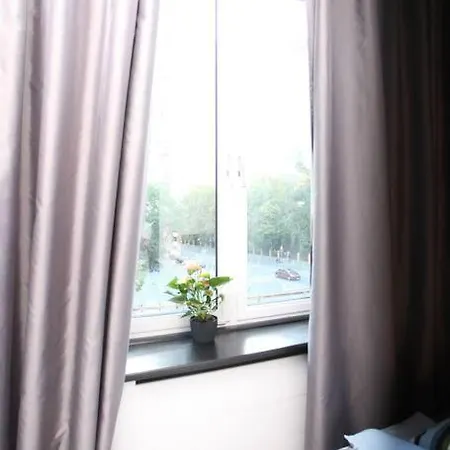 Emilii Plater 36, Centrum